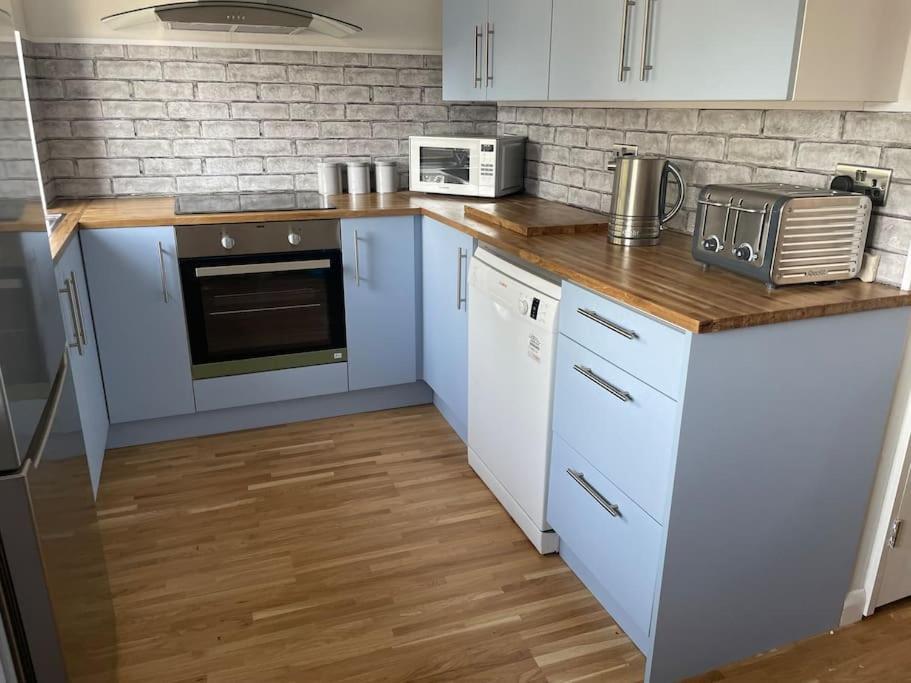 Stylish & Spacious 2 Storey, 3 Bed Apartment Gravesend Esterno foto