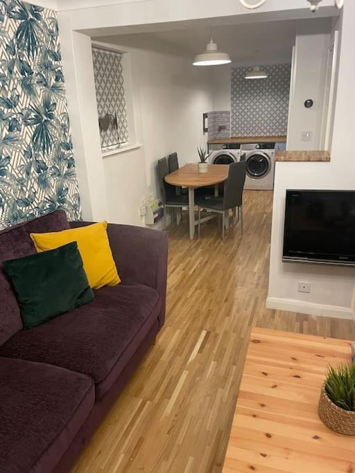 Stylish & Spacious 2 Storey, 3 Bed Apartment Gravesend Esterno foto